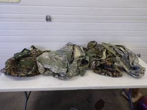 lot 39 image: 5 Camo Duffle Bags