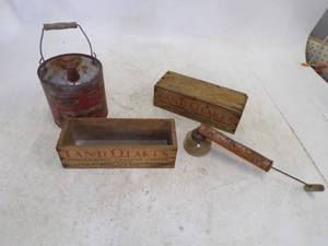 lot 70 image: Vintage lot with Land O lakes Boxes, Gas can and Mister