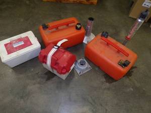 lot 75 image: Boat Gas Cans, Bait Keeper, Battery box and Boat seat pedestals