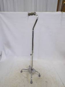 lot 79 image: 4 leg Cane