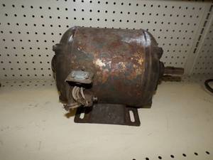 lot 98 image: Large Electric Motor