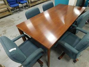 lot 31 image: Conference Room Table and Chairs