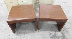 lot 61 image: 2 - End Tables