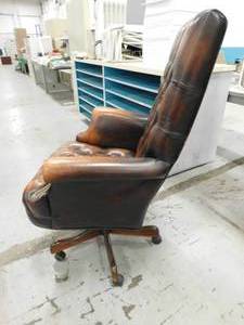 lot 86 image: Rolling Executive Chair