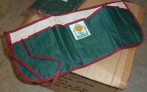 lot 16 image: 7 - Cases of Garden Tool Aprons - 60case