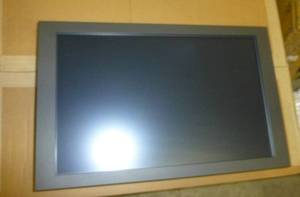 lot 7 image: 8 - NEW 22 Touchscreen Monitors