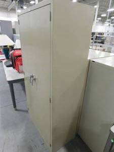 lot 117 image: Metal Storage Cabinet - 36(w) x 72(h) x 18(d)