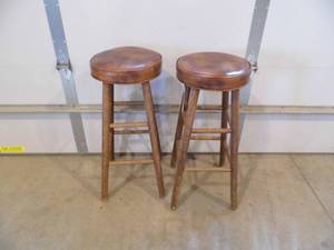 Lot of 2 Stools