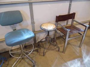 Lot of 3 Sools - Chair