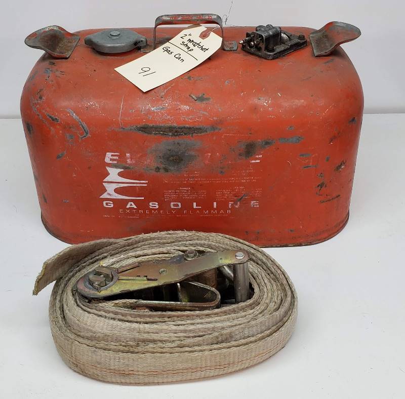 lot 25 image: Gas can and 2 wratchet strap