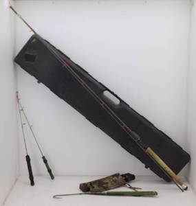 lot 26 image: Gun Case, 10 Fishing Rod, Ice Rods & Gaff