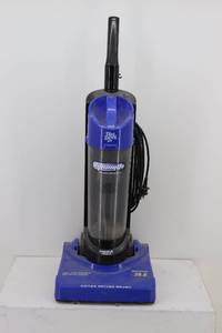 lot 36 image: Dirt Devil Vacuum Cleaner