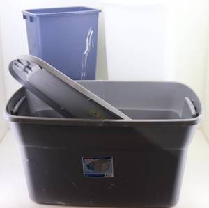 lot 46 image: Large Tote & Wastbaskets