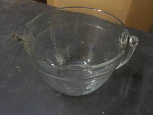 Pampered Chef 2 qt Glass Bowl...