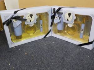 2 Ariana Grande Fragrance Gift Sets...