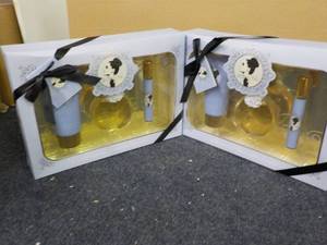2 Ariana Grande Fragrance Gift Sets...