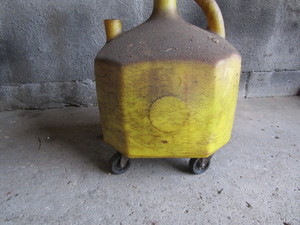 lot 16 image: Oil Collection Bucket on Wheels