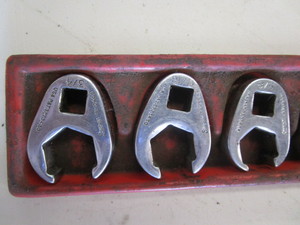 lot 34 image: Snap-on 38 Drive Crows Feet 38-34   58 Spark Plug SocketsExtensions