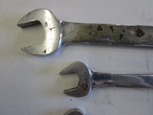 lot 44 image: Snap-on Misc. Std & Metric Wrenches