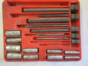 lot 83 image: Snap-on Easy Outs Ratcheting Screwdriver