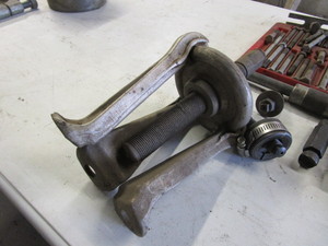 lot 97 image: Lot of Wheel Pullers