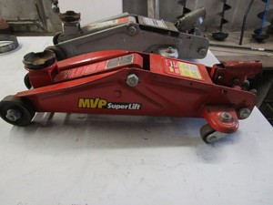 lot 101 image: (2) Floor Jacks