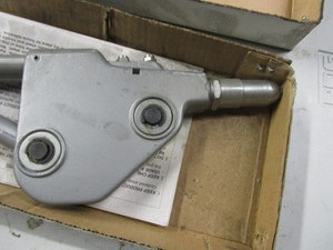 lot 132 image: Large Capacity Riveter