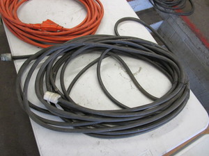 lot 154 image: Lot of Heavy Gauge Extension Chords
