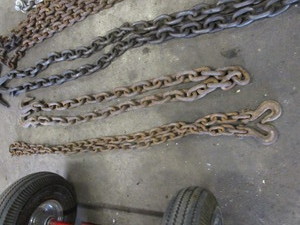 lot 160 image: Lot of Chains