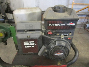 lot 166 image: Gas Powered Oil Pump (needs belts & pulleys)