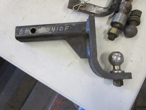 lot 196 image: Receiver Hitches