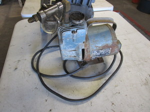 lot 197 image: Air Compressor & Compressor Head
