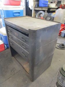 lot 214 image: Craftsman Tool Box 17x26x29