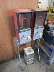 lot 236 image: Candy Machines