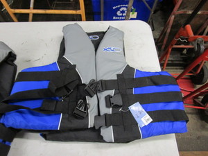 lot 267 image: (5) Life Jackets
