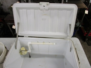 lot 282 image: Livewell Cooler & Bucket for Bait