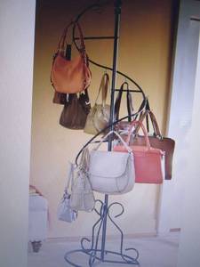lot 10 image: Purse Caddy open box Retail $79.99 ...