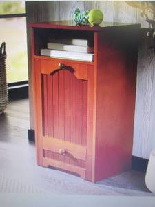 lot 52 image: Pet Storage Diner open box Retail $...
