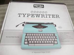 lot 82 image: Royal Classic Manual Typewriter ope...