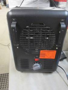 lot 190 image: Out of Box Milkhouse Heater...