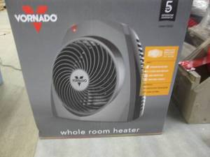 lot 195 image: Vornado 5122 BTU 1500-Watt Portable...