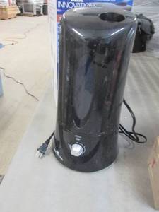 lot 207 image: Air Innovations 1.1 Gal. Cool Mist ...