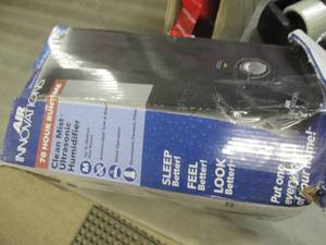 lot 208 image: Air Innovations 1.1 Gal. Cool Mist ...