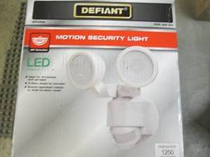 lot 230 image: Defiant 180 Degree White Motion Act...