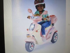 lot 141 image: Ride-On Super Moto Scooter open box...