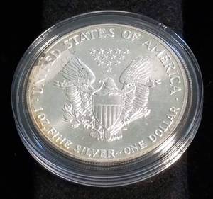 1989 AMERICAN SILVER EAGLE 1 TROY OZ. .999 FINE SILVER IN AIRTITE