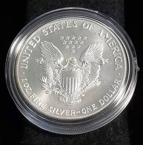 1992 AMERICAN SILVER EAGLE 1 TROY OZ. .999 FINE SILVER IN AIRTITE