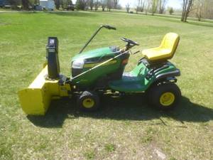 John Deere D 140 Lawn Tractor