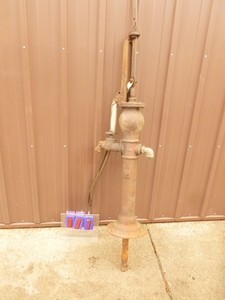 The Lindsay cast iron water pump. No cracks. Yard art. As shown.