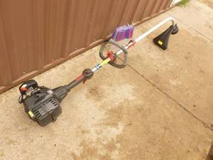 Craftsman 2 cycle line trimmer. Tested & works. As shown.